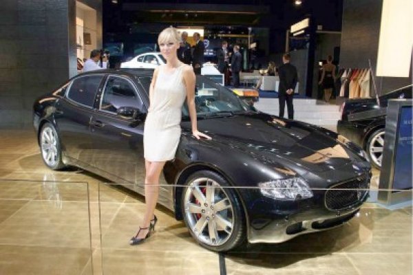 Autoturisme de 3,2 milioane euro, expuse la Salonul Auto din Bucureşti
